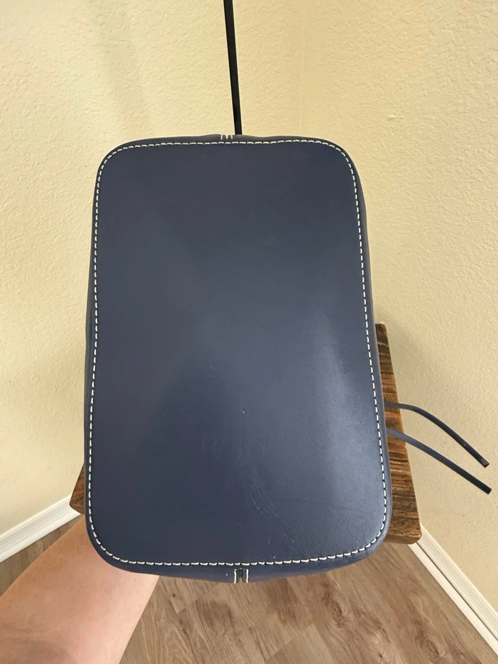 Tory Burch Miller Leather Bucket Tote – Navy Blue